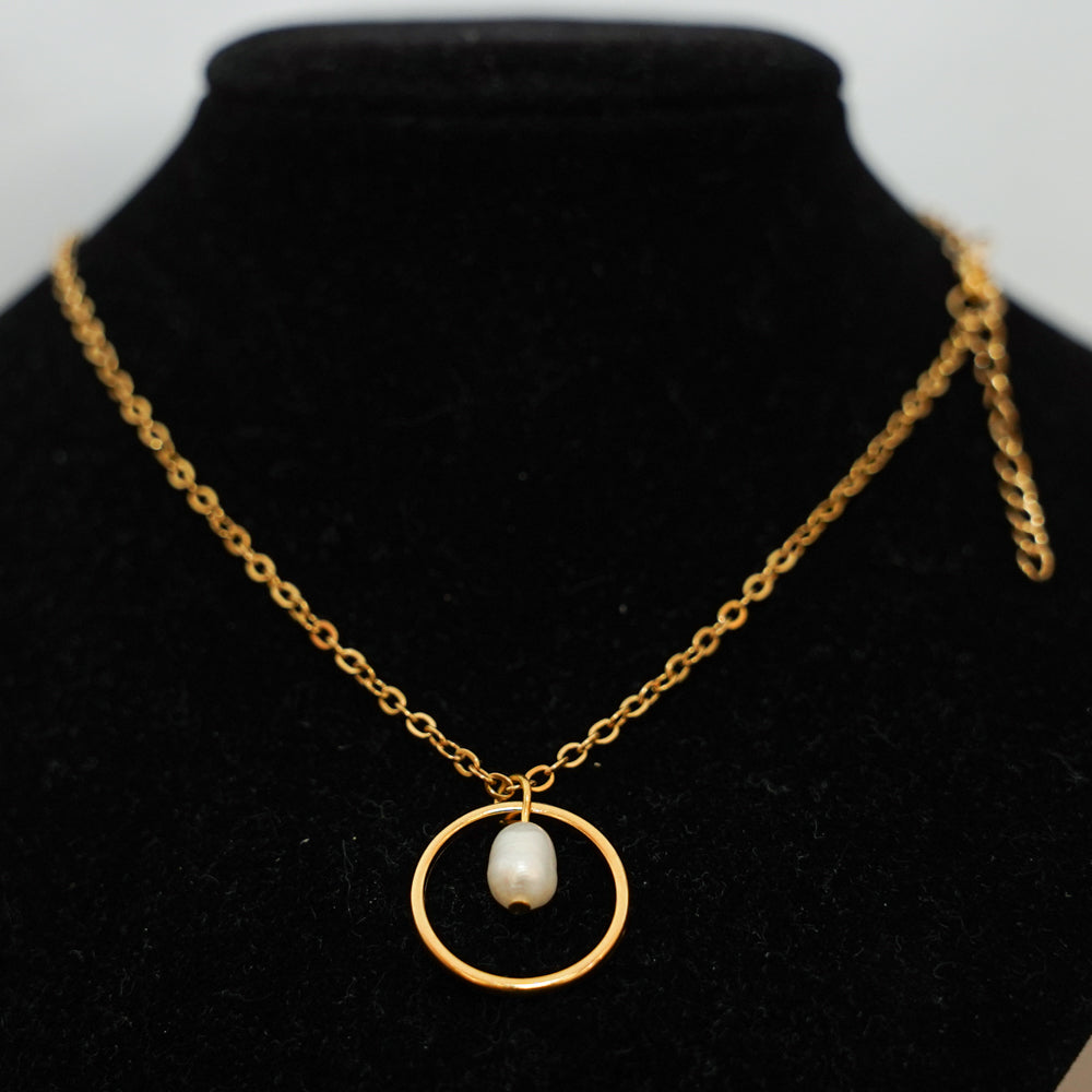Necklace Circle with pearl