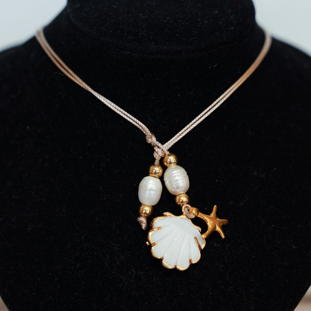 Necklace adjustable shell with pearl