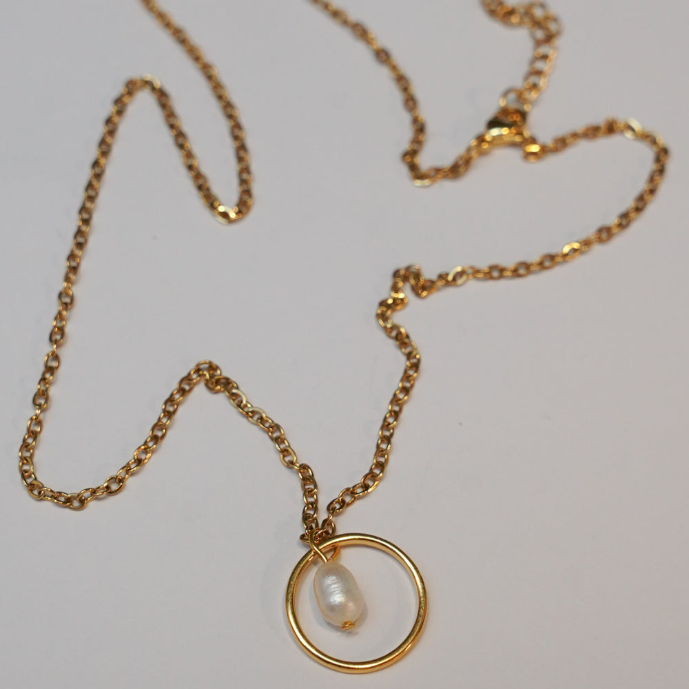 Necklace Circle with pearl