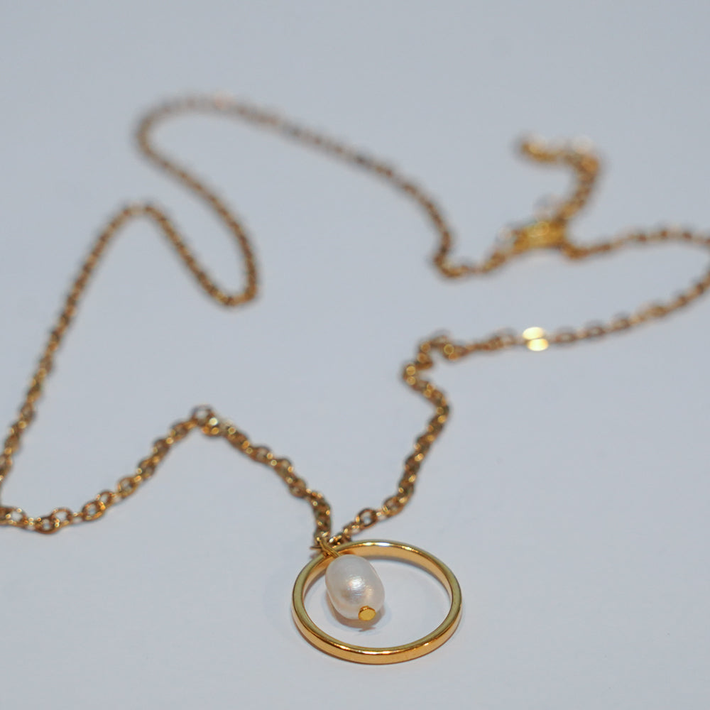 Necklace Circle with pearl
